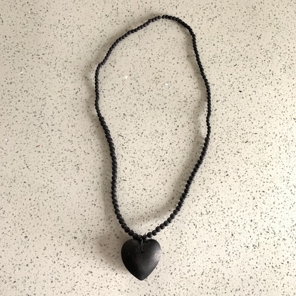 Black Wood Heart Pendant Beaded Necklace - Picture 5 of 7